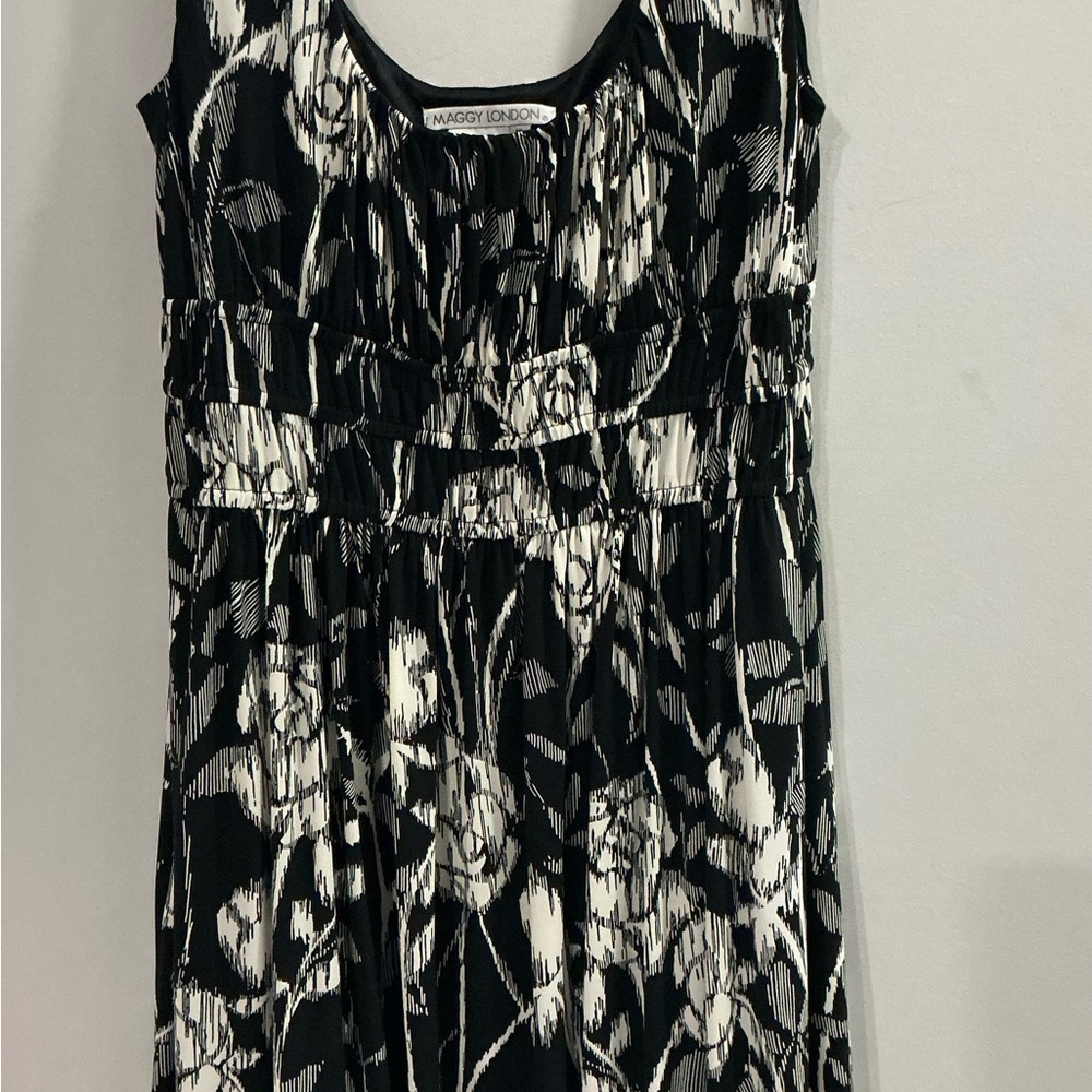 Maggy London Black and White SIZE 12